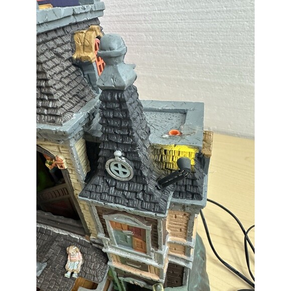 Lemax Spooky Town THE HORRID HAUNTED HOTEL Halloween Village Decoration Read - Picture 4 of 15